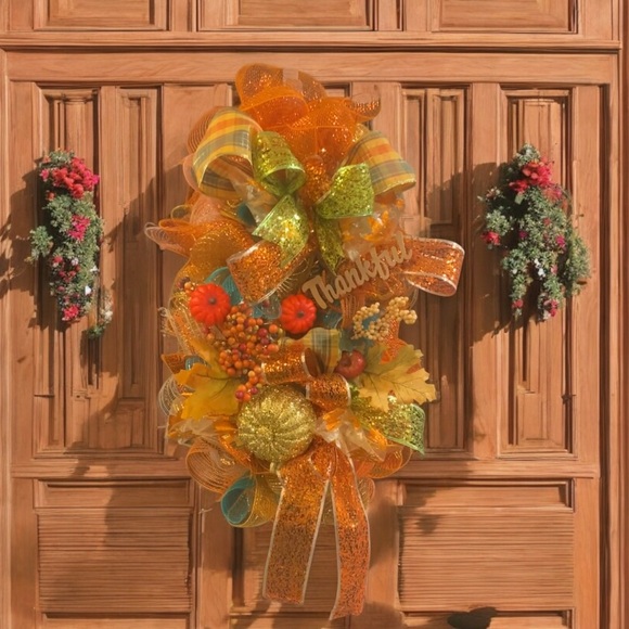 WREATH FALL HANDCRAFTED SWAG STYLE SPRUCE UP YOUR DOOR, ENTRYWAY 17” WIDE 33” H - Picture 5 of 9